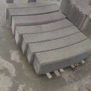 合肥芝麻白弧形路牙石