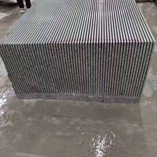 合肥芝麻白毛板荒料切割